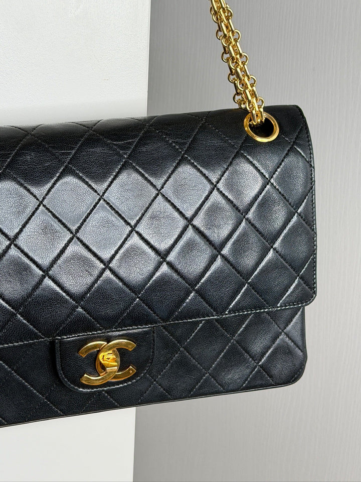 Preloved Vintageline x Molly&My - Vintage Chanel Classic Medium Item 1 - Black 