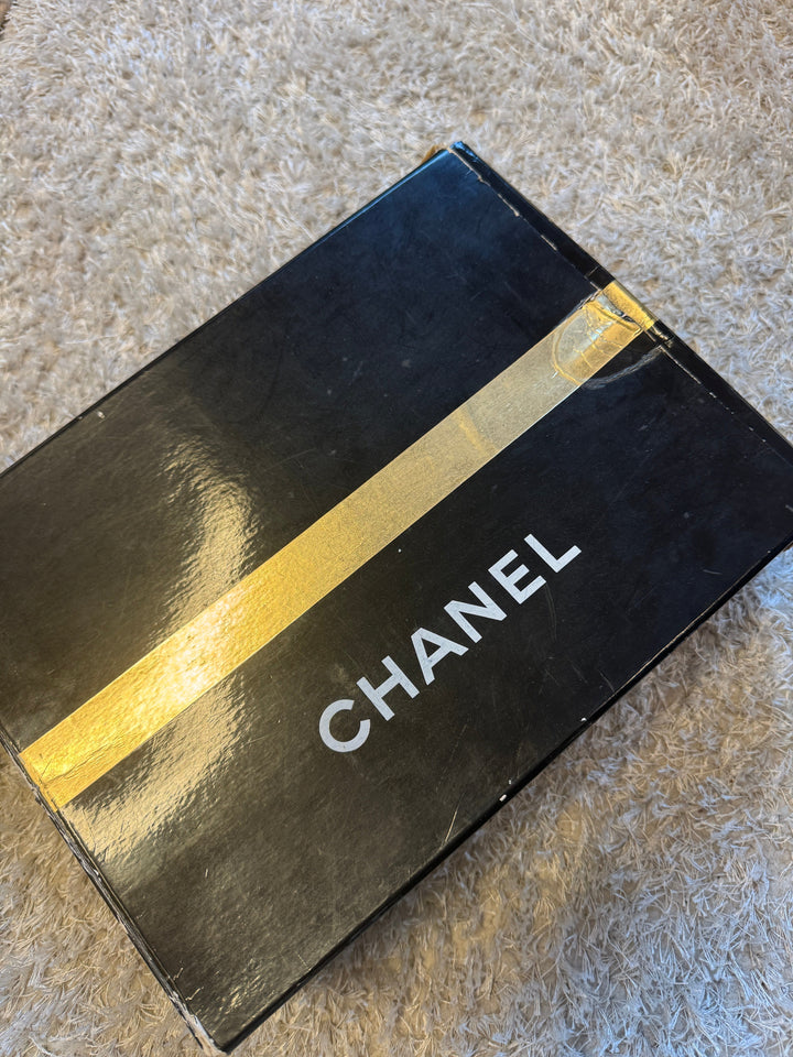 Preloved Vintageline x Molly&My - Vintage Chanel Classic Medium Item 1 - Black 