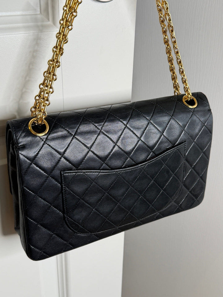 Preloved Vintageline x Molly&My - Vintage Chanel Classic Medium Item 1 - Black 