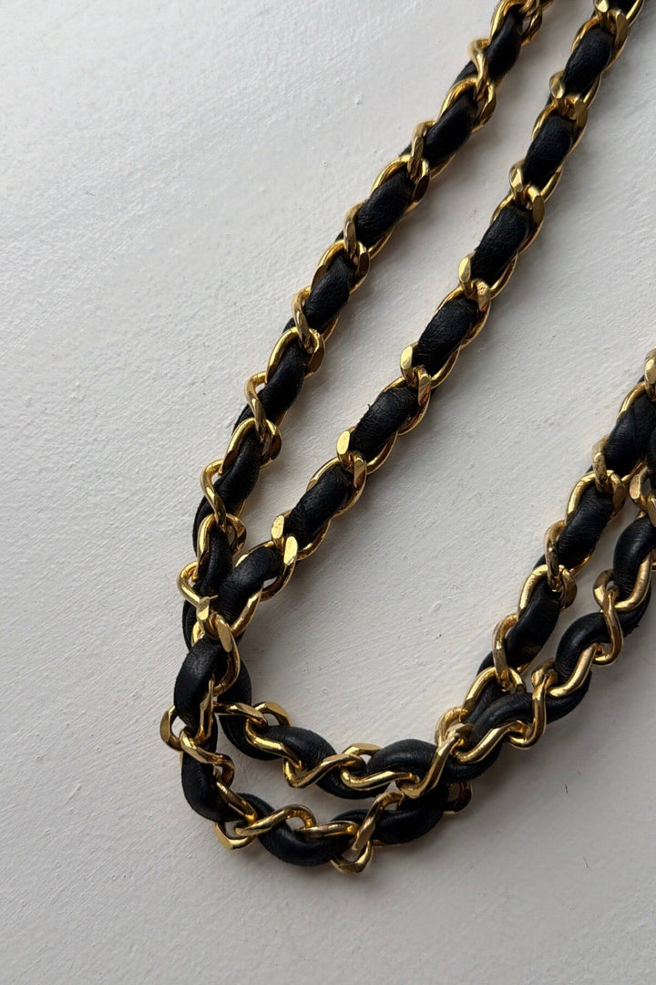 Preloved Vintageline x Molly&My - Vintage Chanel Classic Medium Item 2 - Black 