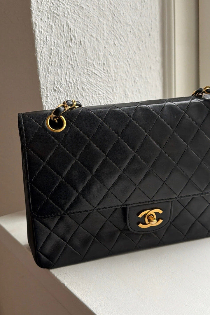 Preloved Vintageline x Molly&My - Vintage Chanel Classic Medium Item 2 - Black 