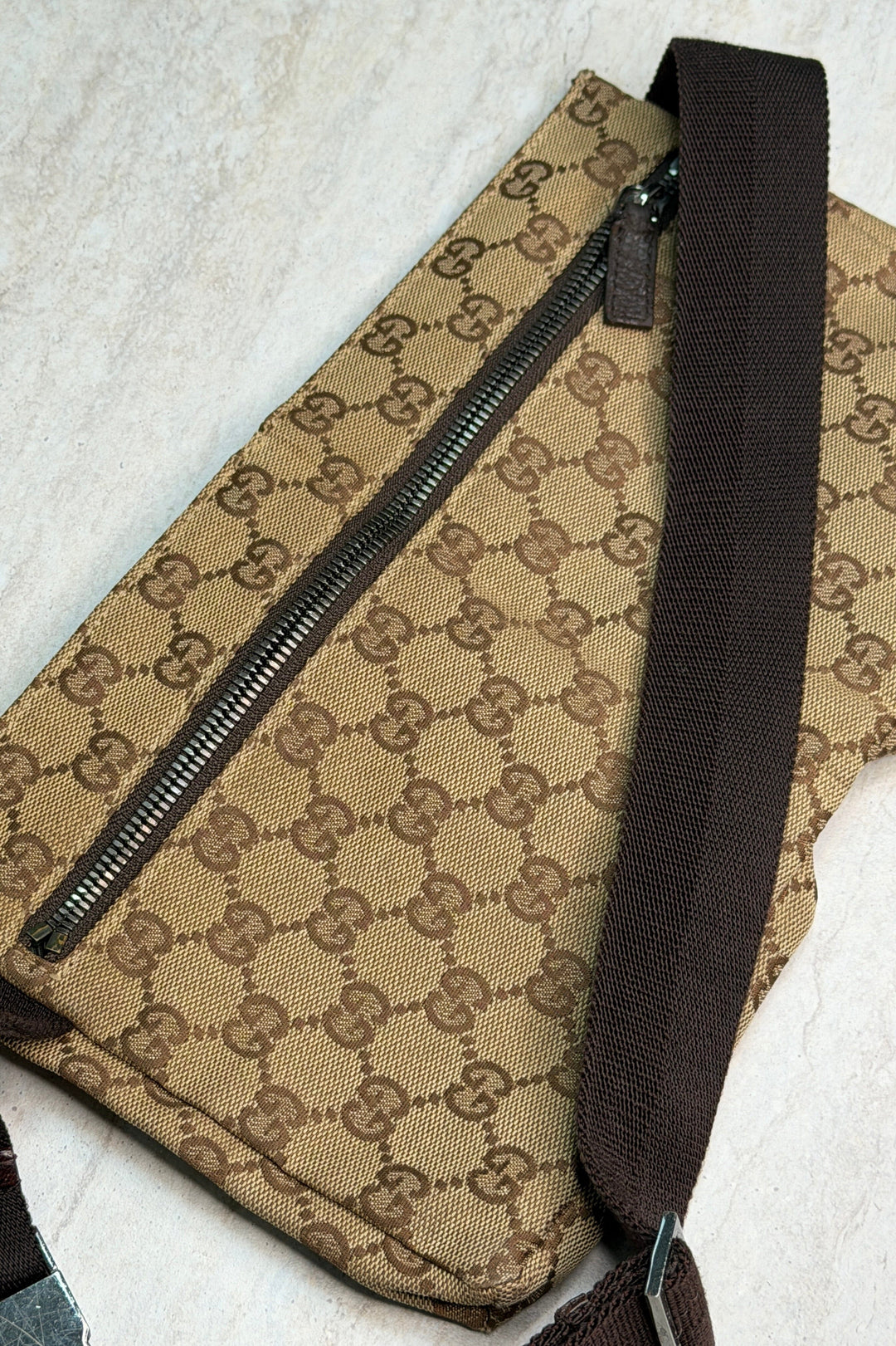 Preloved Vintageline x Molly&My - Vintage Gucci Bumbag 3 - Brown Tasker 