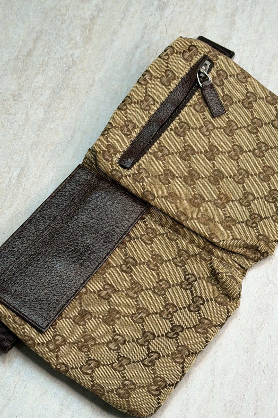 Preloved Vintageline x Molly&My - Vintage Gucci Bumbag 4 - Brown Tasker 