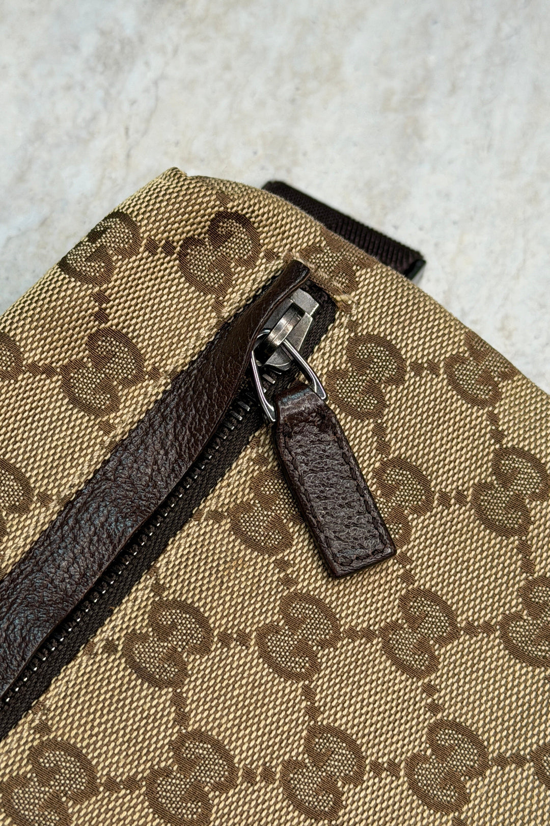 Preloved Vintageline x Molly&My - Vintage Gucci Bumbag 4 - Brown Tasker 