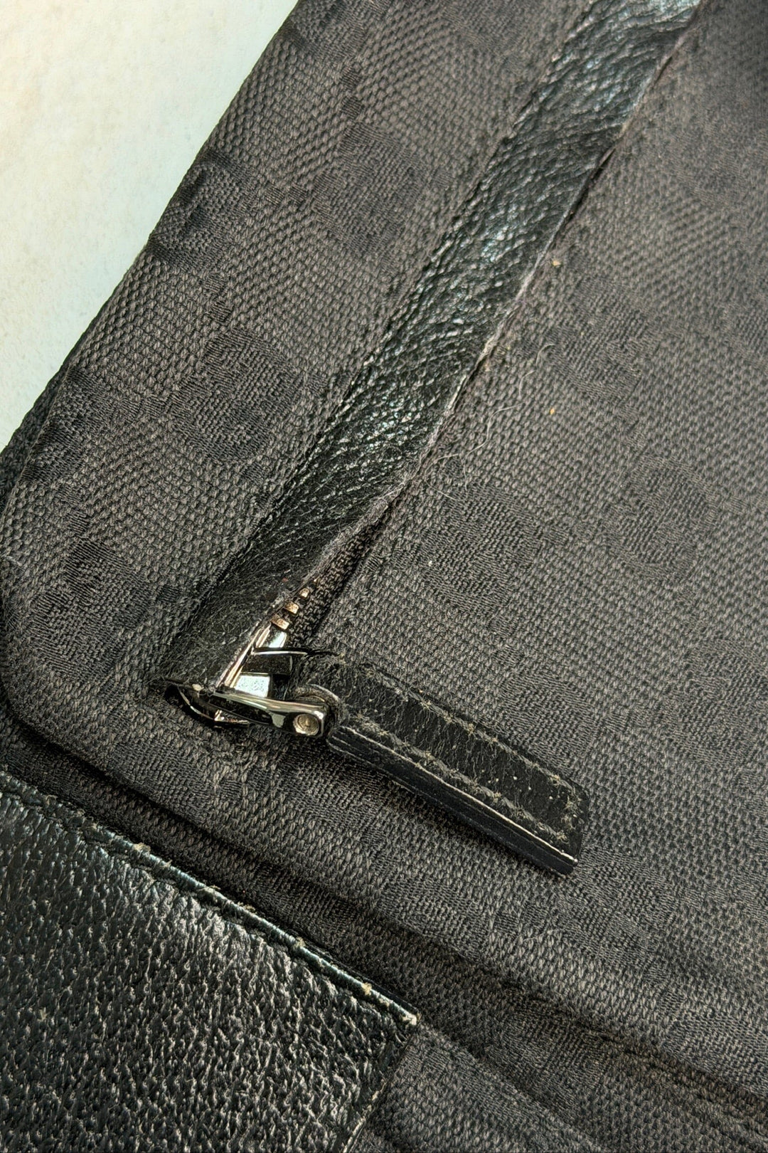 Preloved Vintageline x Molly&My - Vintage Gucci Bumbag 5 - Black Tasker 