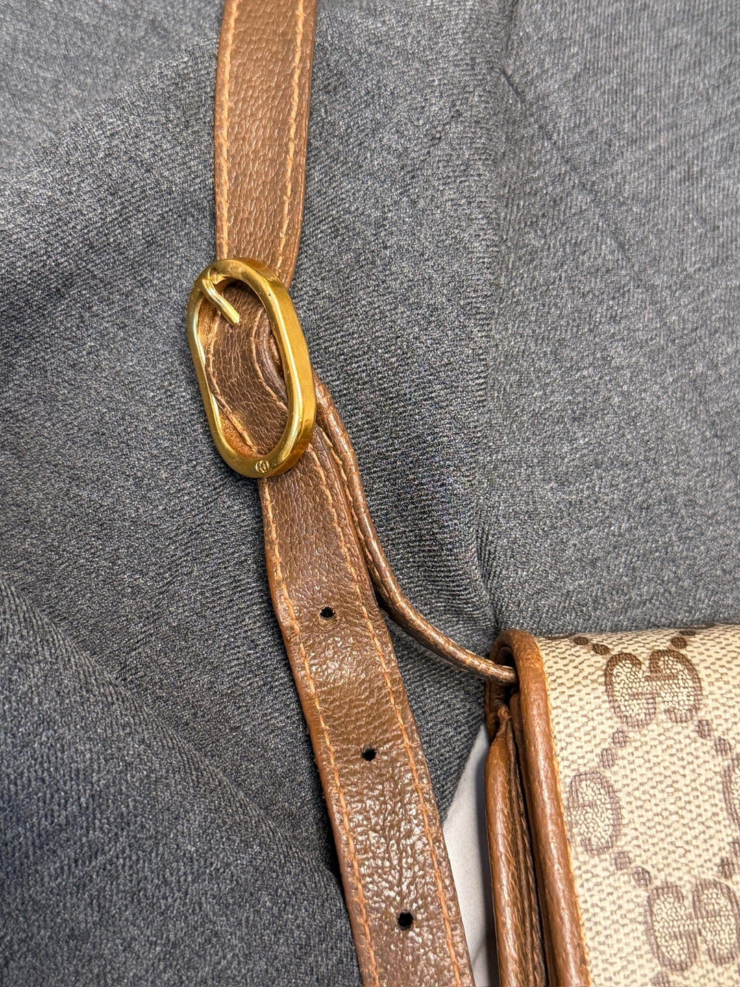 Preloved Vintageline x Molly&My - Vintage Gucci Clutch Med Rem - Logo 