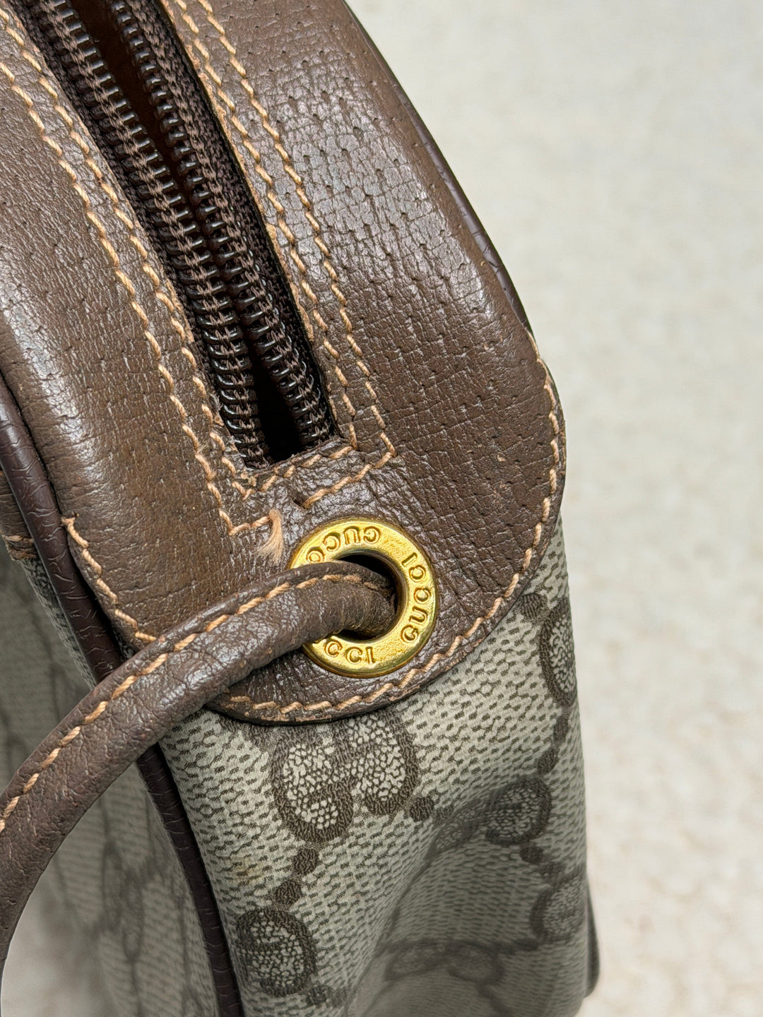 Preloved Vintageline x Molly&My - Vintage Gucci Crossbody Item 1 - Logo Tasker 