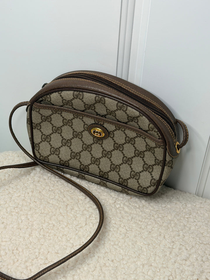 Preloved Vintageline x Molly&My - Vintage Gucci Crossbody Item 1 - Logo Tasker 