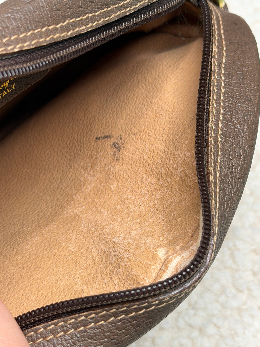 Preloved Vintageline x Molly&My - Vintage Gucci Crossbody Item 1 - Logo Tasker 