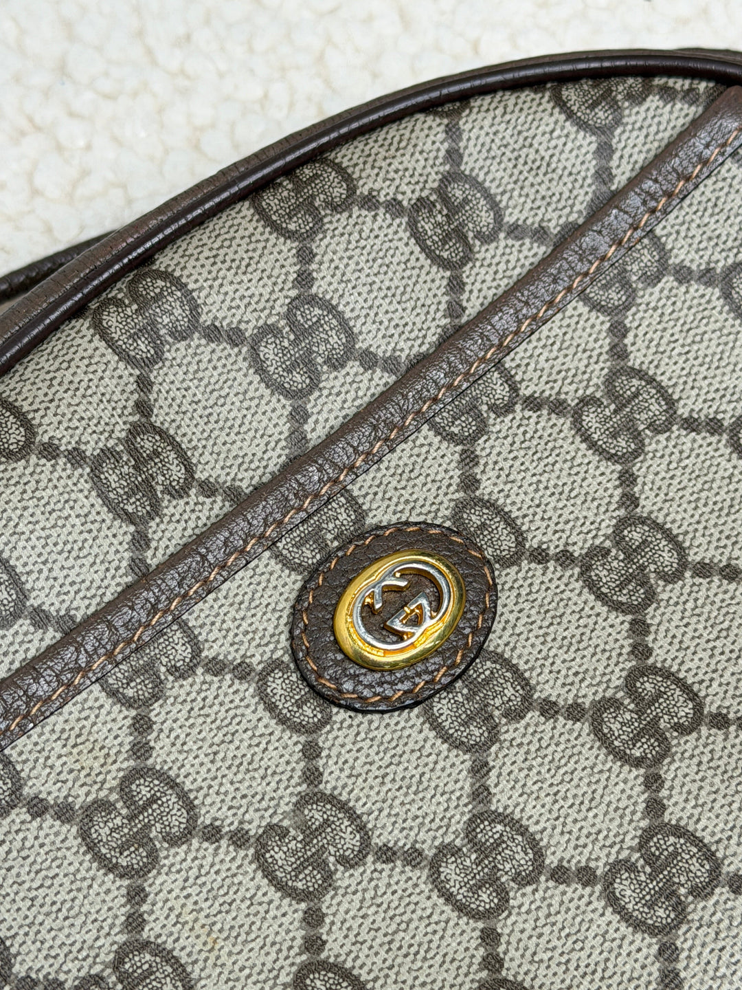 Preloved Vintageline x Molly&My - Vintage Gucci Crossbody Item 1 - Logo Tasker 