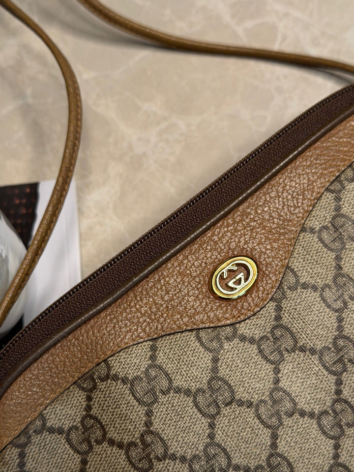 Preloved Vintageline x Molly&My - Vintage Gucci Crossbody Item 2 - Logo 