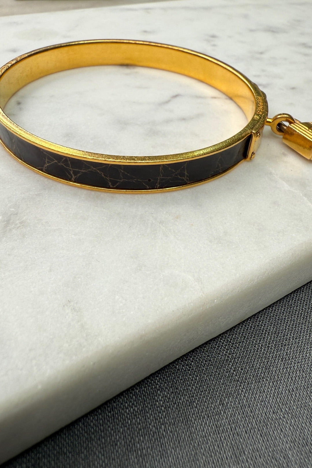 Preloved Vintageline x Molly&My - Vintage Hermes Armbånd - Guldbelagt Metal & Læder 