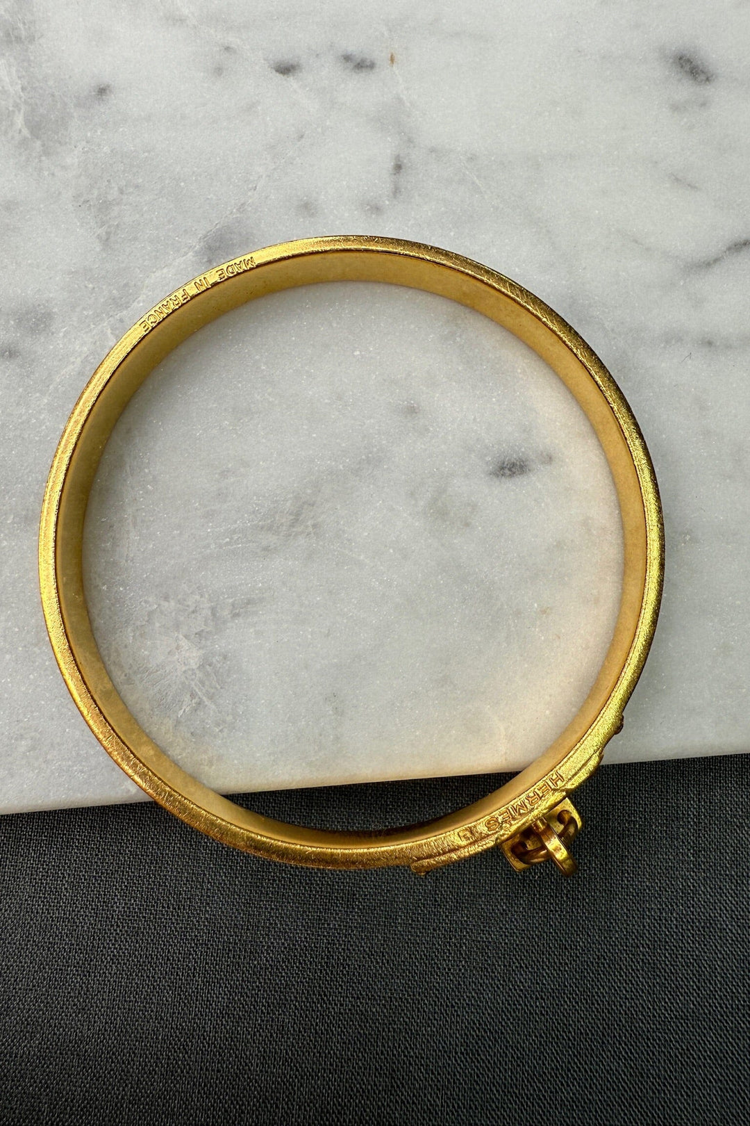 Preloved Vintageline x Molly&My - Vintage Hermes Armbånd - Guldbelagt Metal & Læder 