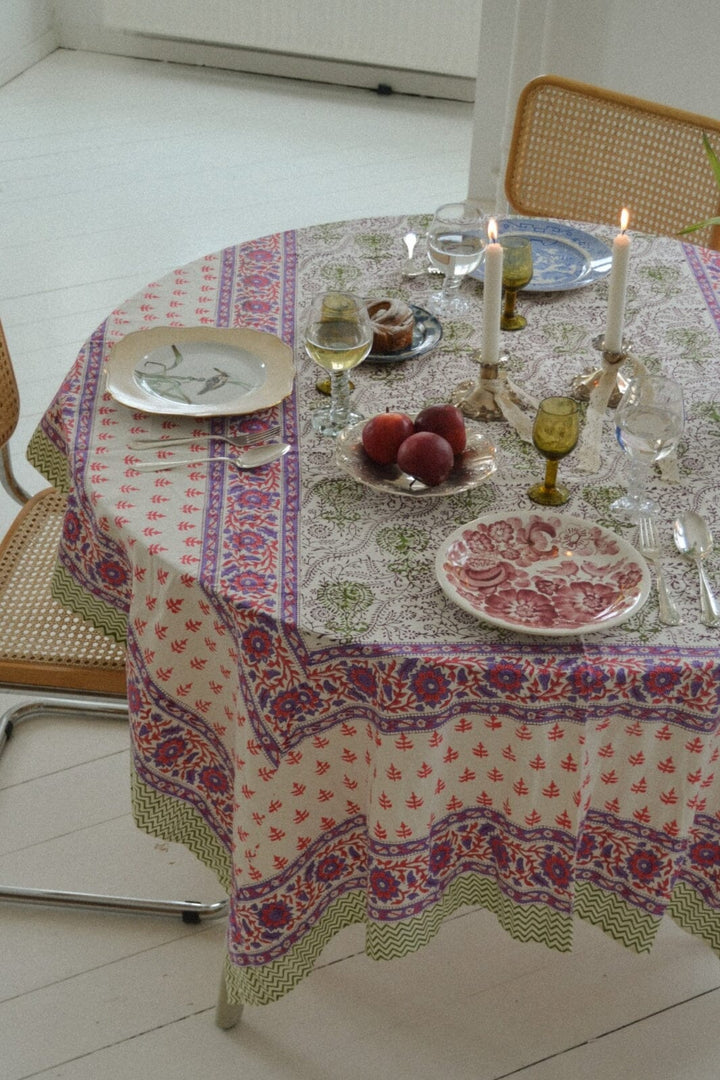 Sissel Edelbo - Noor Tablecloth SE 1337 - Purple Flower