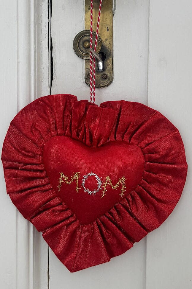 Sissel Edelbo - Ruffle Heart Ornament Se 2125 - Metallic Red Julepynt 