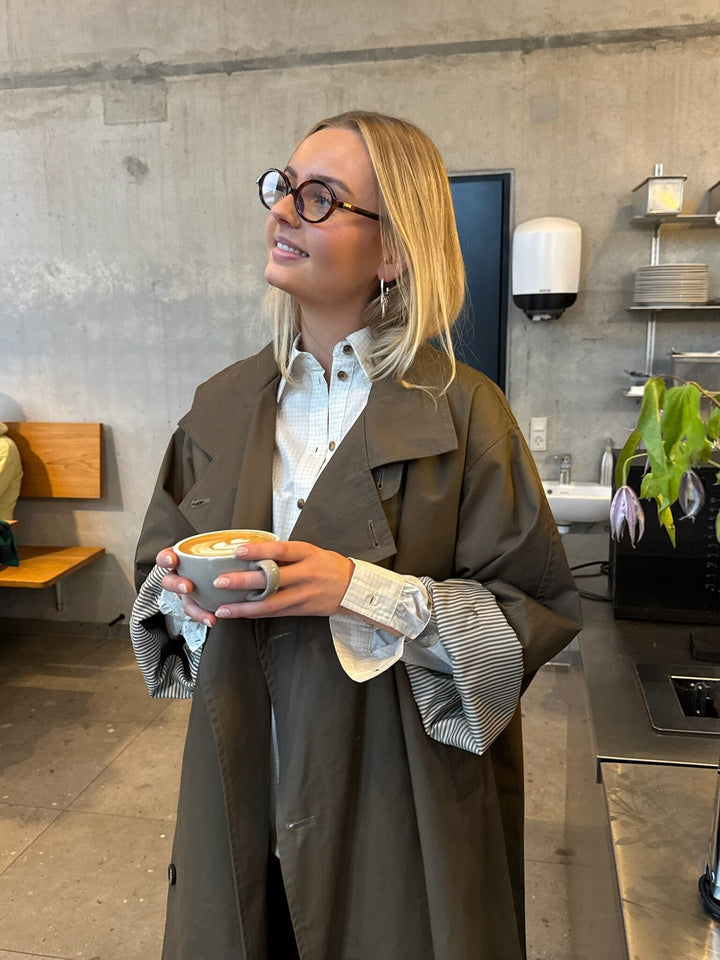 Sisters Point - Dar-N.Trench1 19472 - 210 - Teak Jakker 