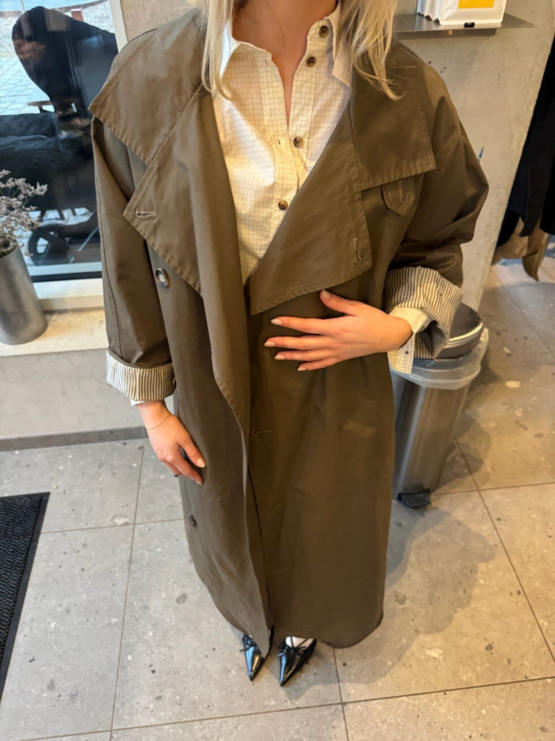 Sisters Point - Dar-N.Trench1 19472 - 210 - Teak Jakker 