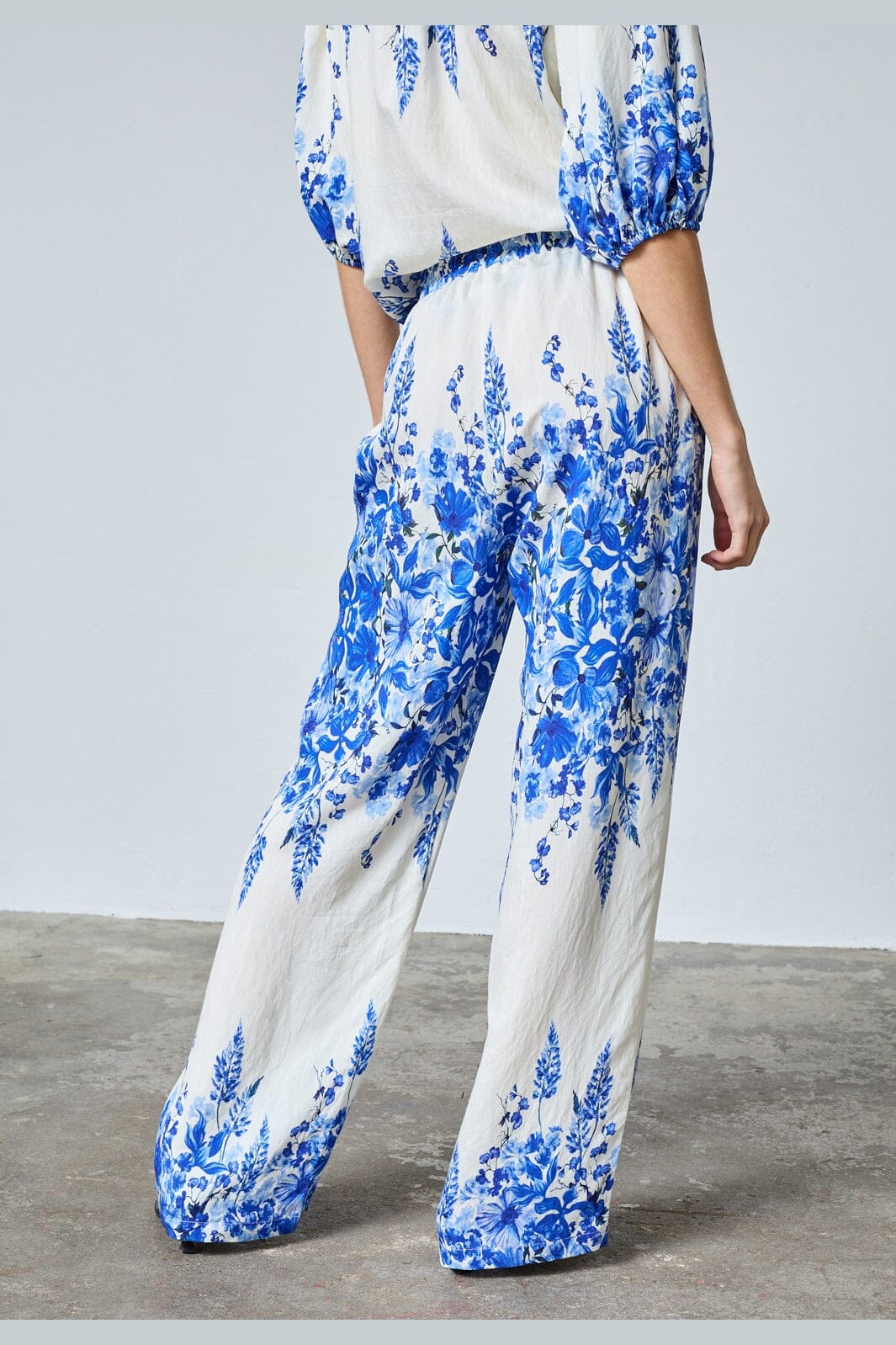 Sisters Point - Ella-Pa53 19733 - 813 - Cobalt Flower