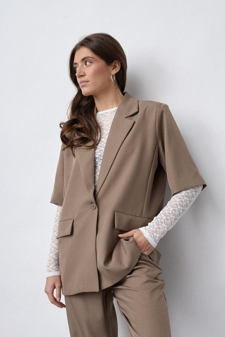 Sisters Point - Viksa-Ss.Bl 19906 - 206 - D. Sand Mel. Blazere 