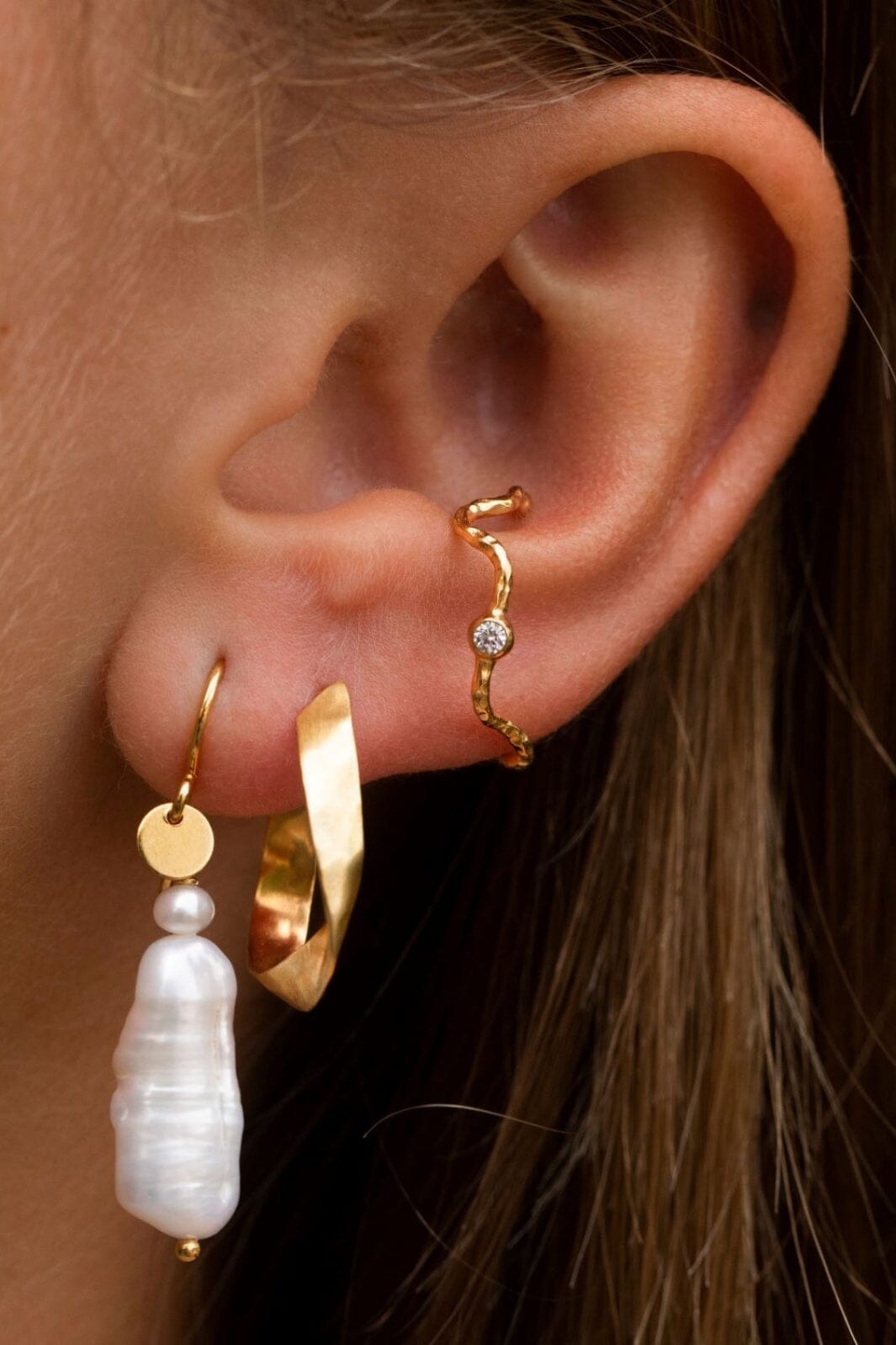 Stine A - Long Baroque Pearl Earring Peach Sorbet Gold - 1267-02-S Øreringe 