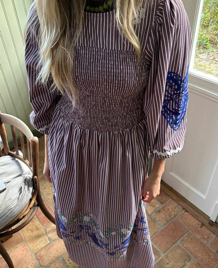 Sissel Edelbo - Ivy Dress Se 2021 - Purple Stripes
