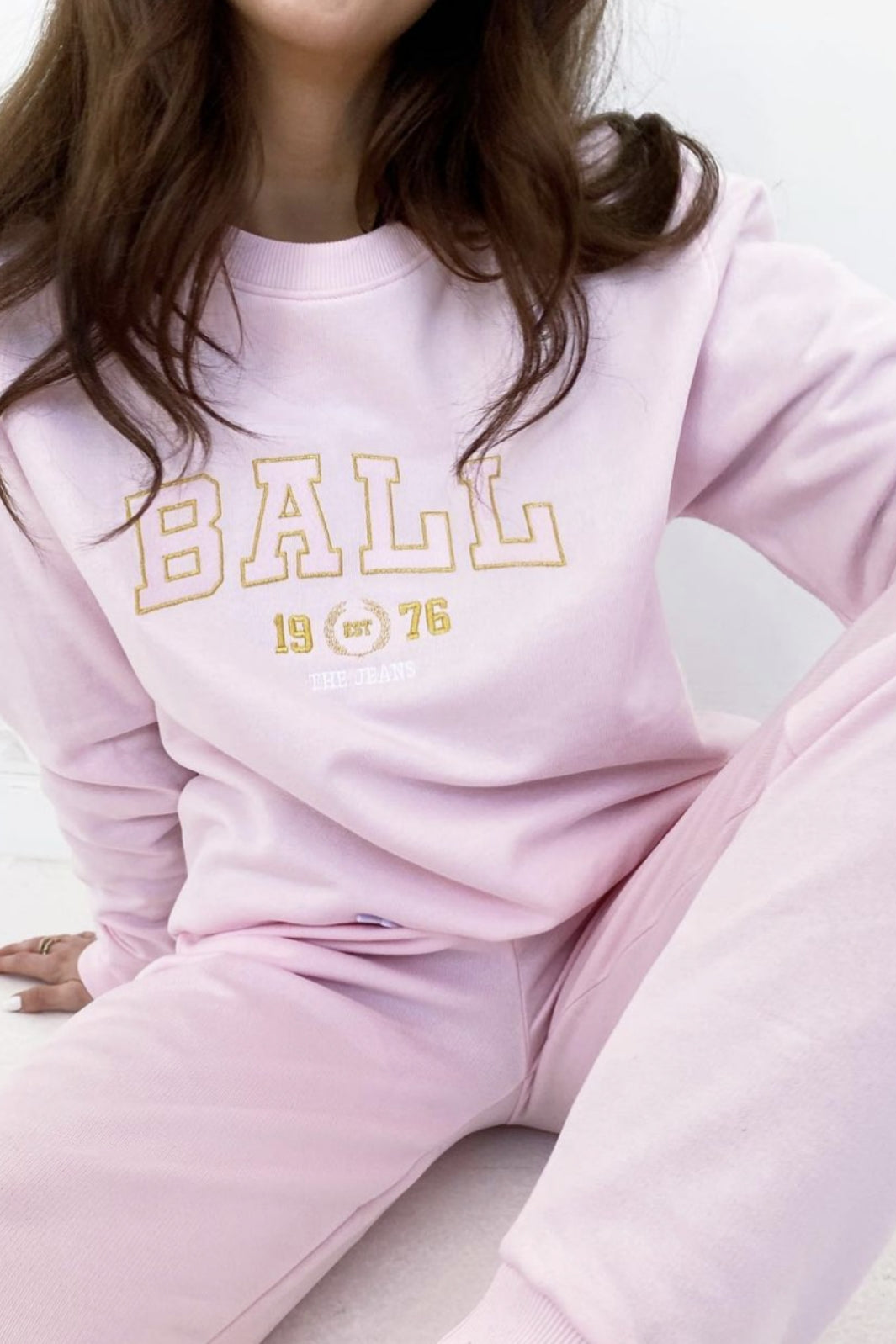 Ball - Sweatshirt L. Taylor - Milkshake Sweatshirts 