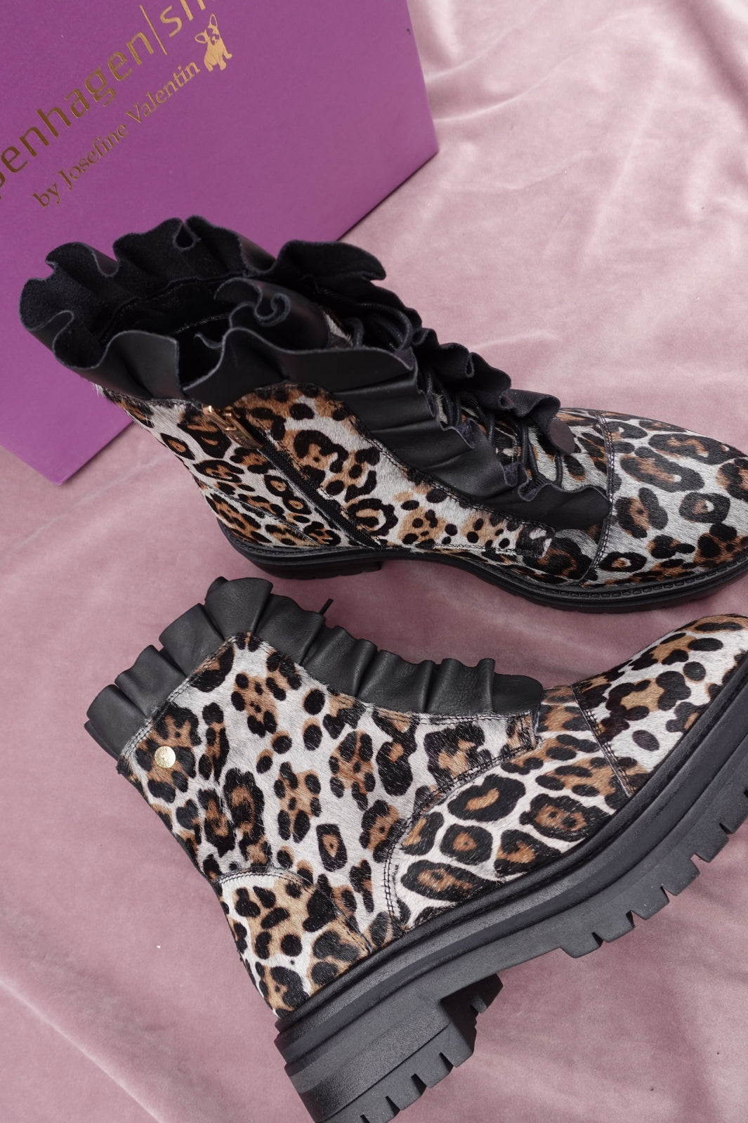 Copenhagen Shoes by Josefine Valentin - Pretty 22 Leo - 2208 Grey Leopard Støvler 