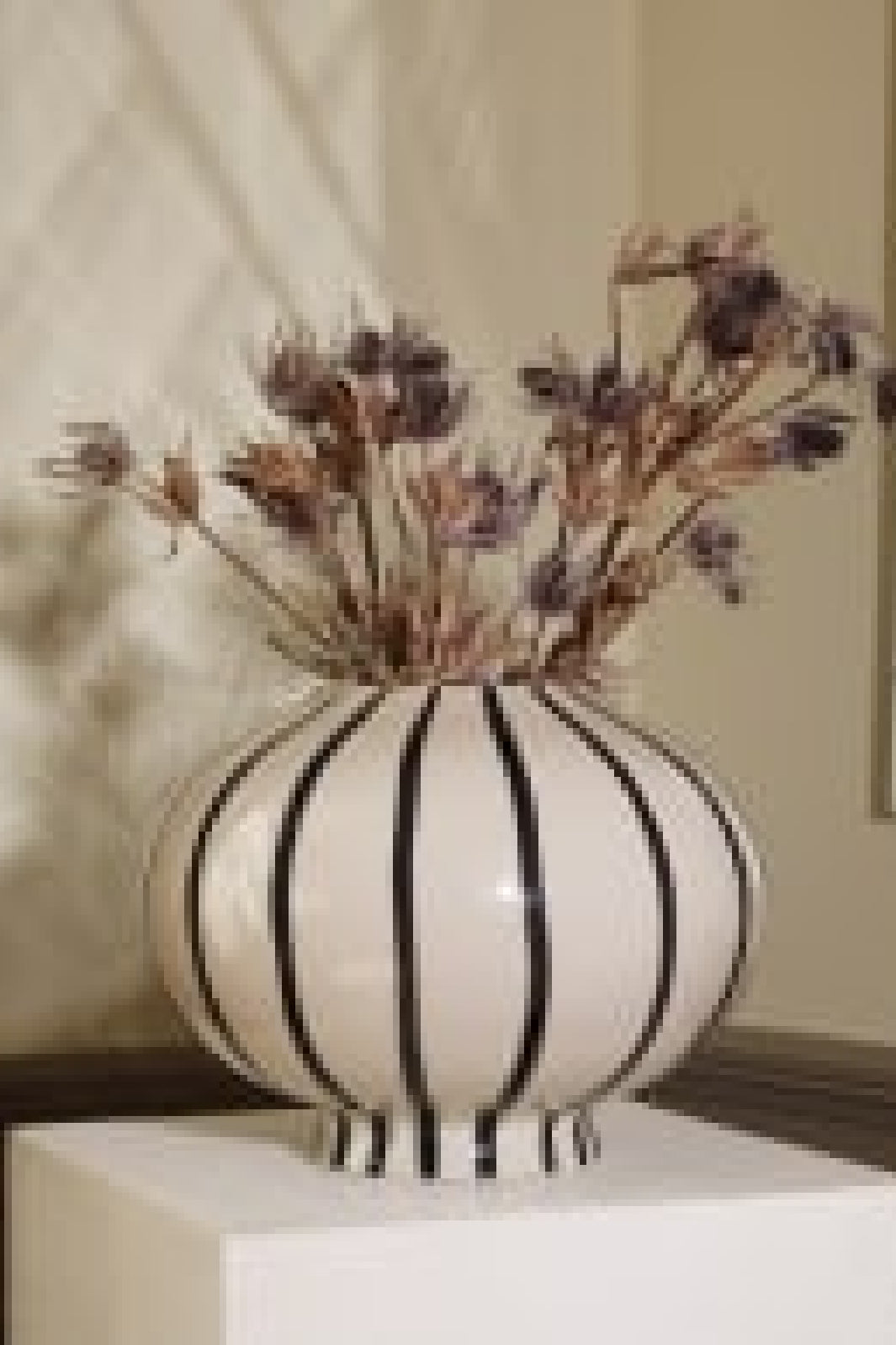 Eden Outcast - Cocoon Vase - Beige Vaser 
