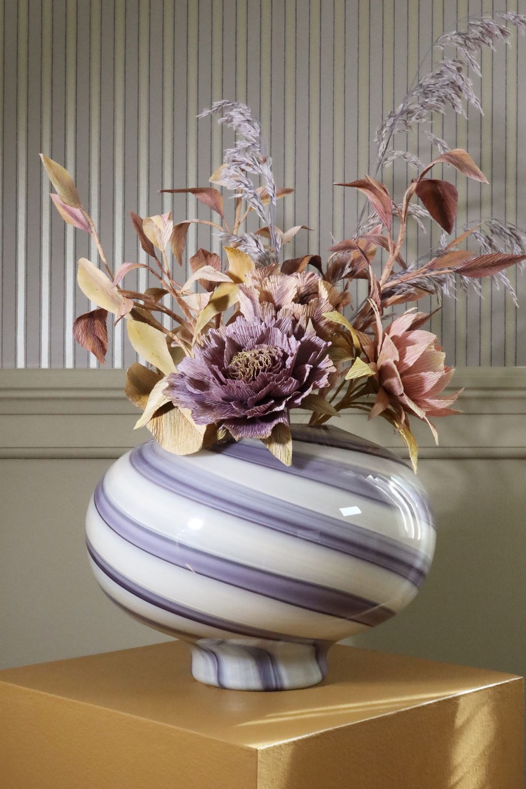 Eden Outcast - Twirl Vase Large - Purple Vaser 