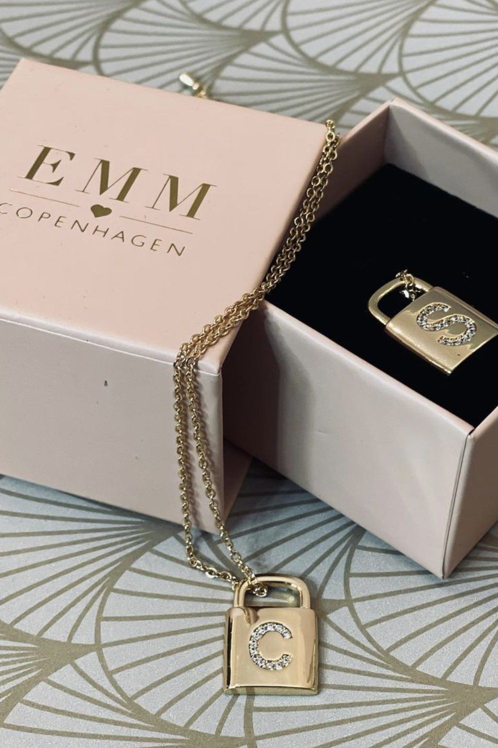 EMM Copenhagen - Lock Letters Halskæde - Gold Halskæder 