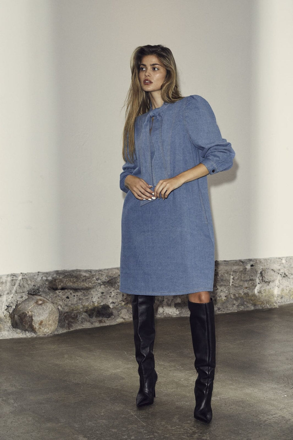 Forudbestilling - Co´couture - Tituscc Denim Bow Dress 36275 - 552 Denim Blue Kjoler 