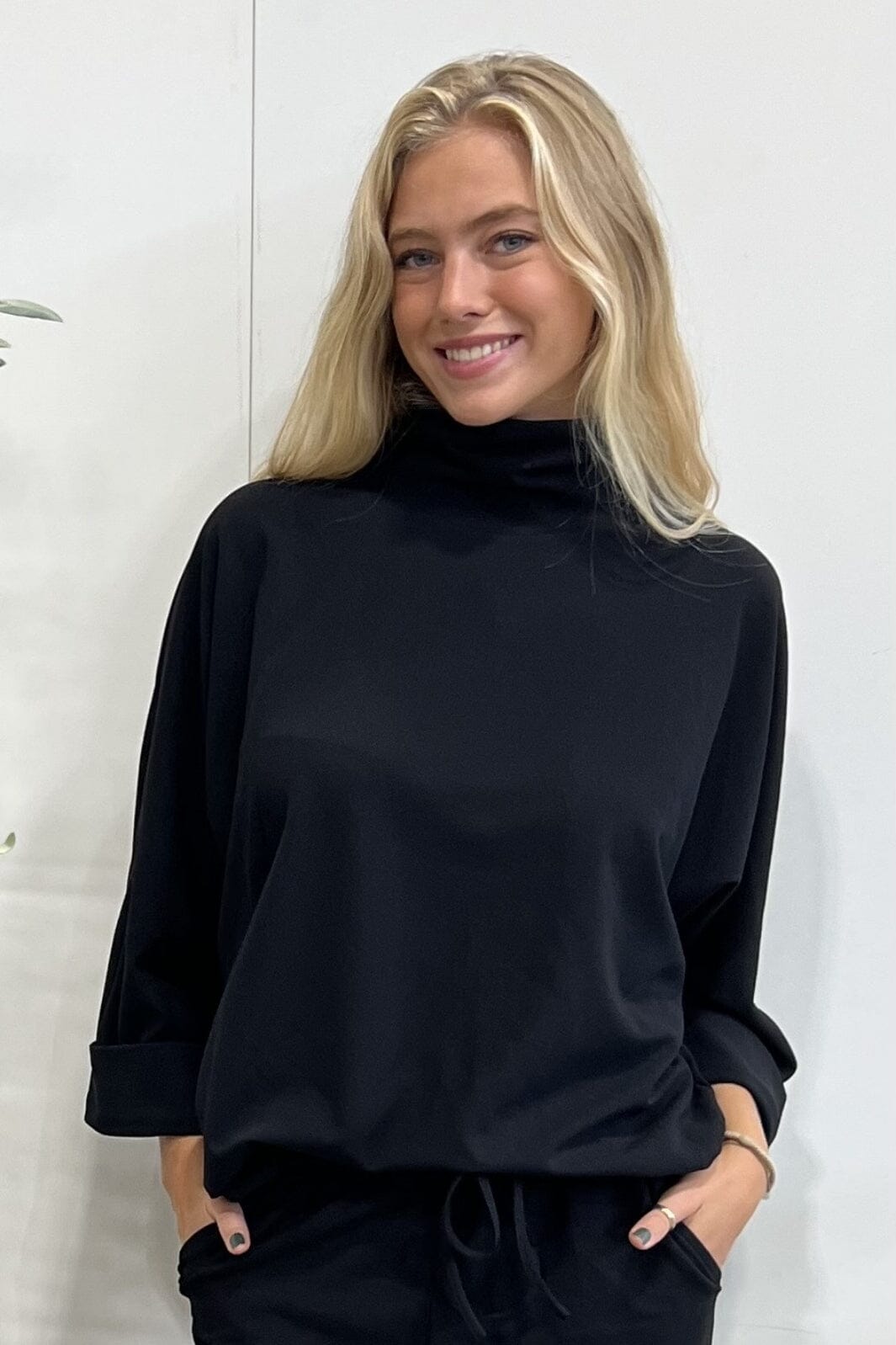 Forudbestilling - Continue - Karen - 01 Black Bluser 