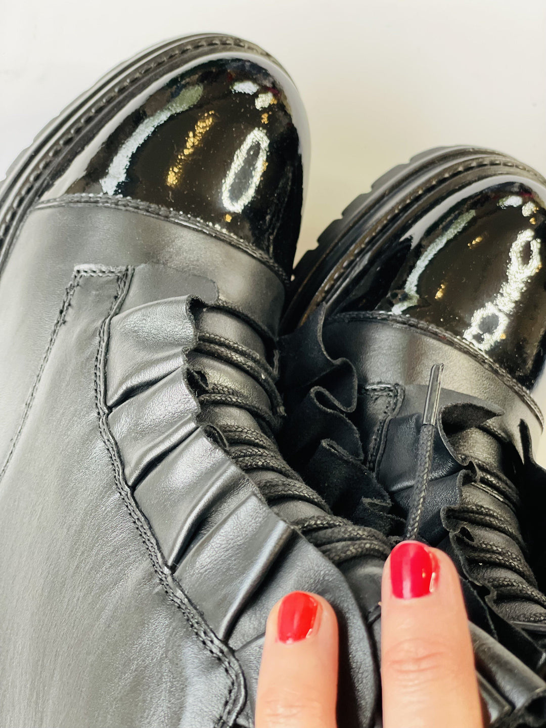 Forudbestilling - Copenhagen shoes by Josefine Valentin - Pretty - Black Patent (Midt Oktober) Støvler 