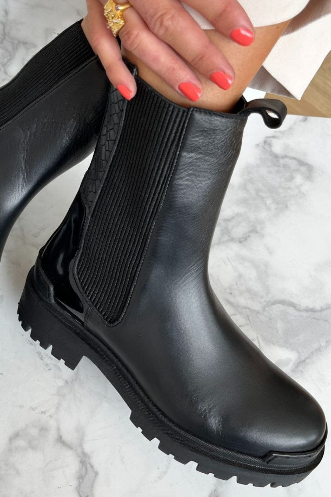 Forudbestilling - Copenhagen Shoes - Day Dreaming - 1207 Black W/Patent Heel Støvler 