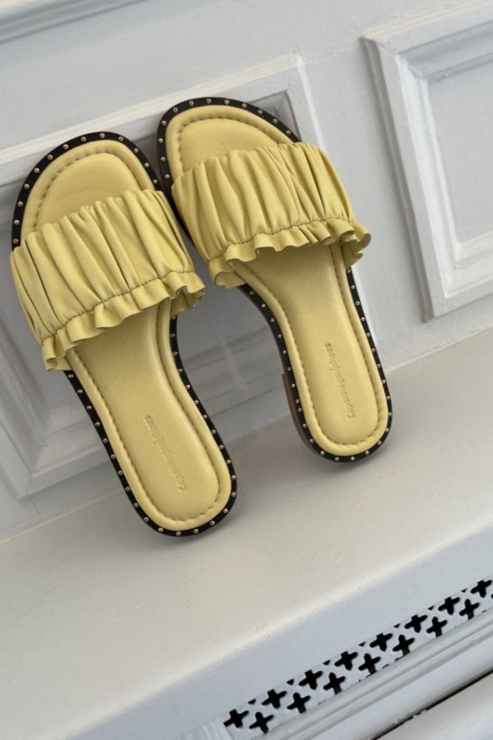Forudbestilling - Copenhagen Shoes - Hold Me - 426 Pale Banana Sandaler 