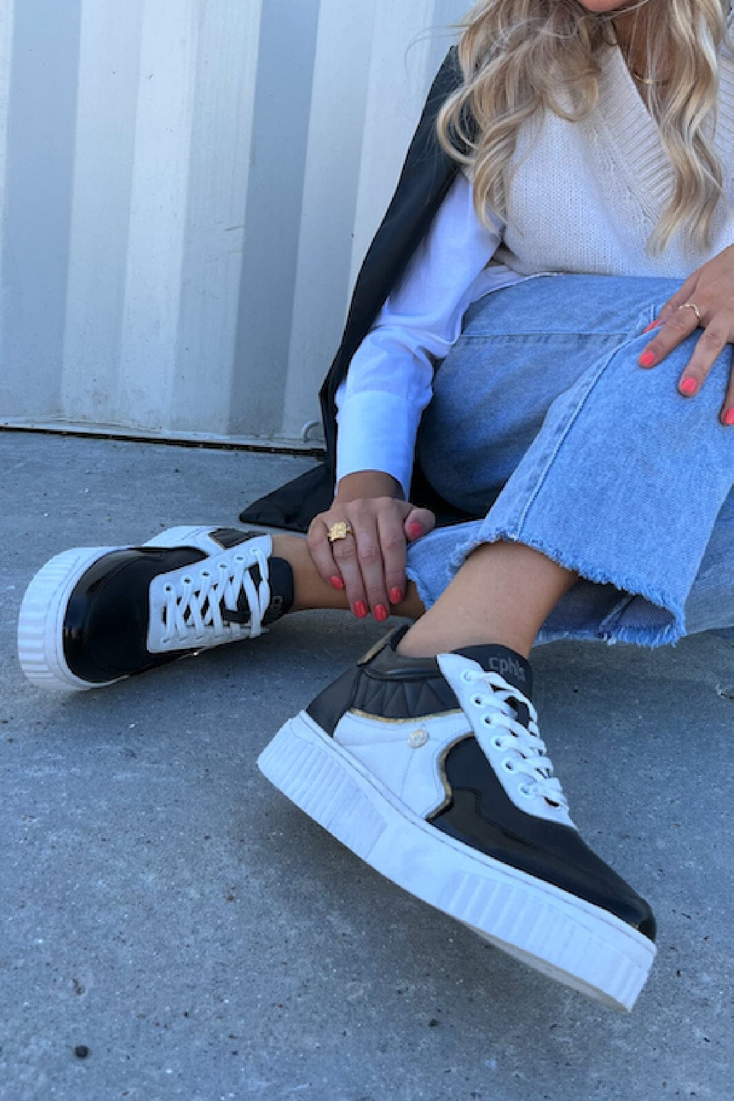 Forudbestilling - Copenhagen Shoes - Run With Me - 227 Black/White/Gold Sneakers 