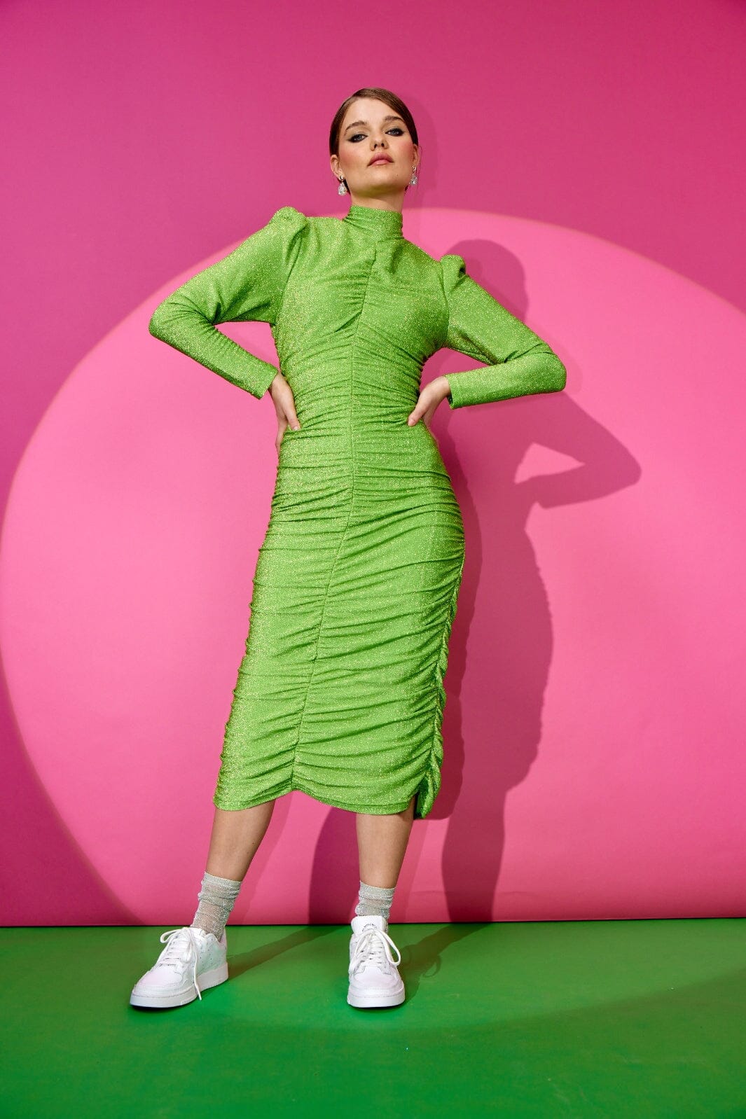 Forudbestilling - Hunkøn - Cattia Wrinkle dress - Apple Green Glitter (November/December) Kjoler 