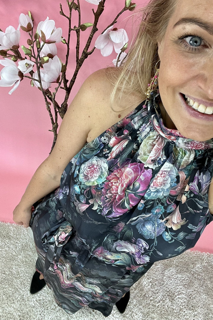 Forudbestilling - Karmamia - Layla Dress - Evening Flower (Midt August) Kjoler 
