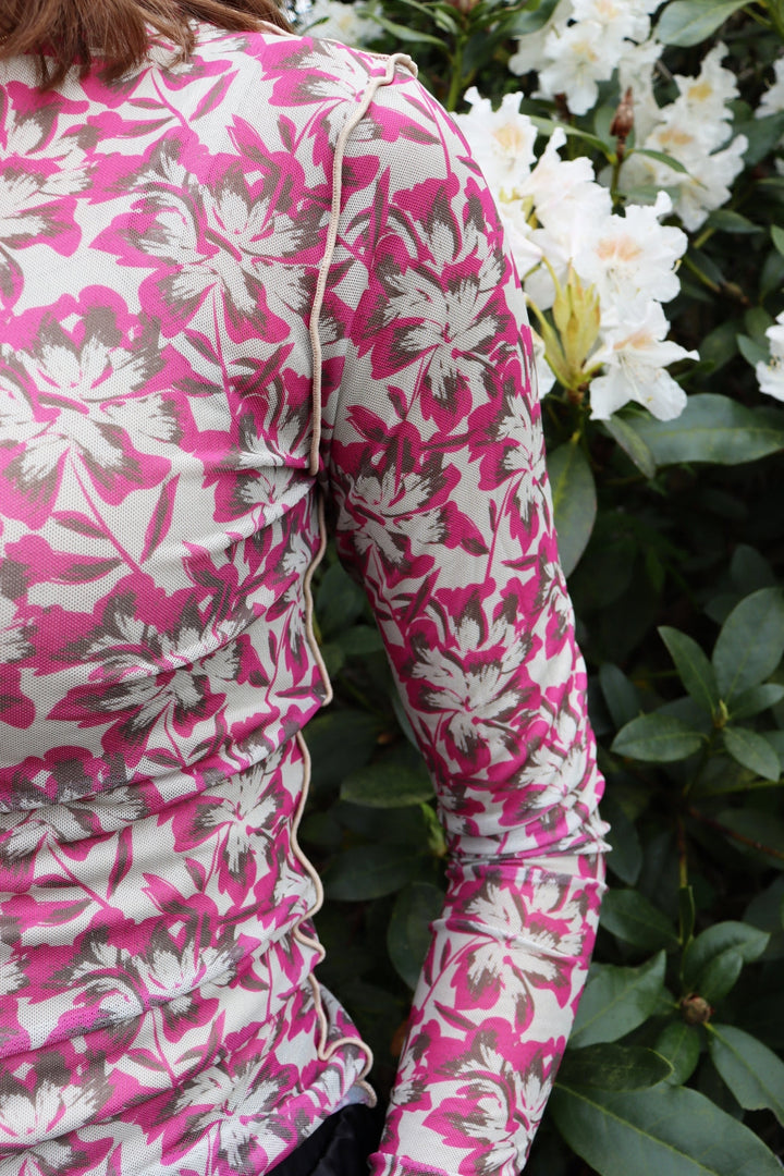 Forudbestilling - Liberte - Mesh Top - Brushy Flowers (August/September) Bluser 