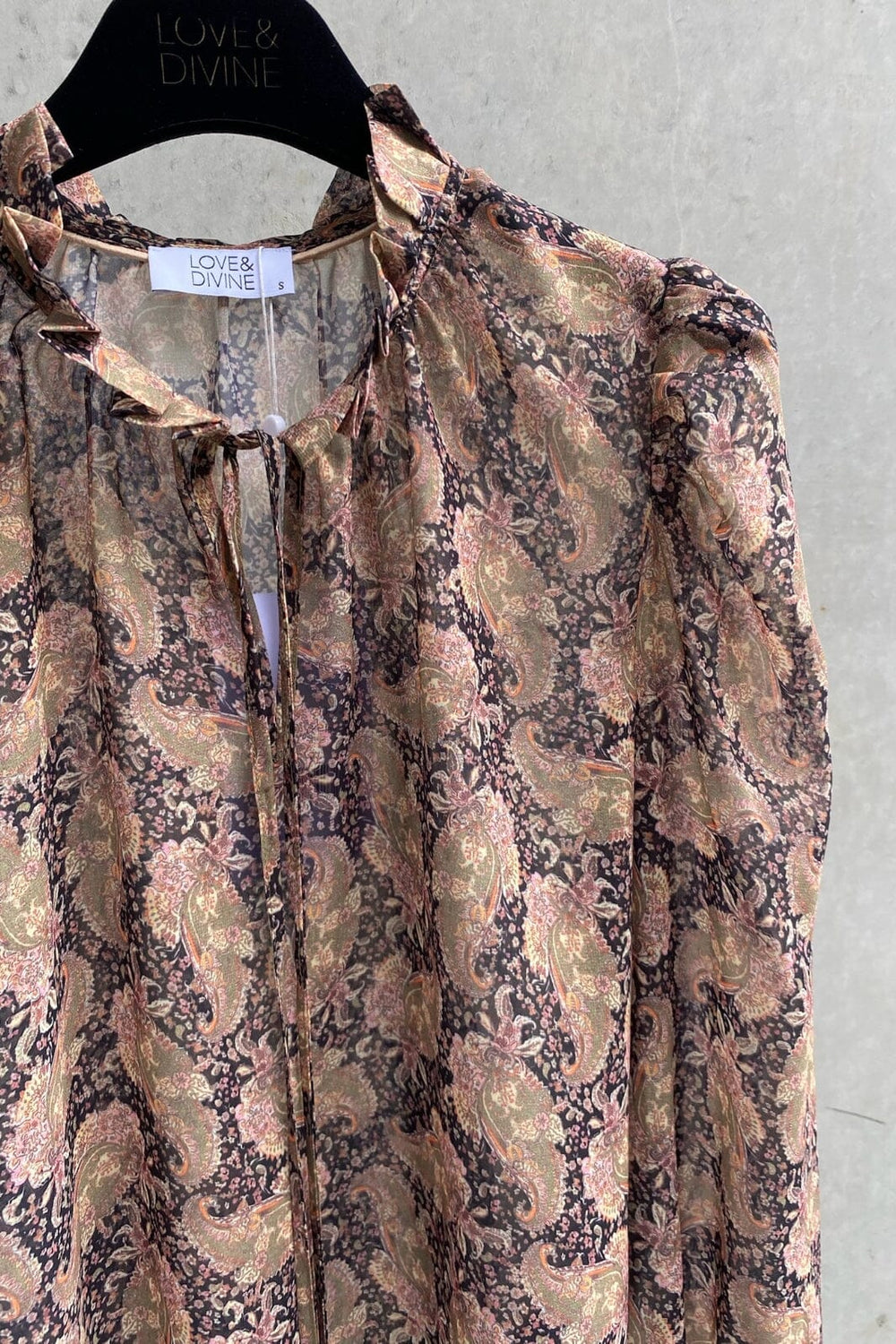 Forudbestilling - Love & Divine - Love490-22 - 800 Paisley Bluser 