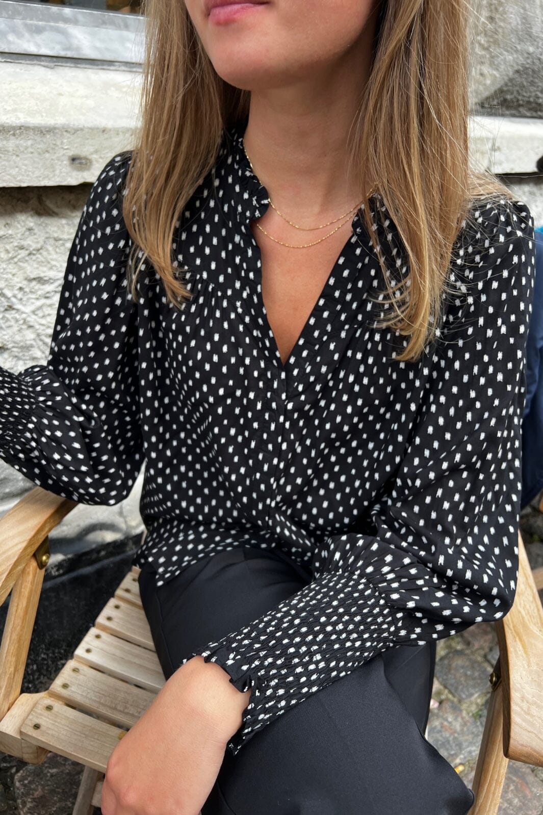Forudbestilling - Neo Noir - Camisa Mini Stitch Blouse - Black Bluser 