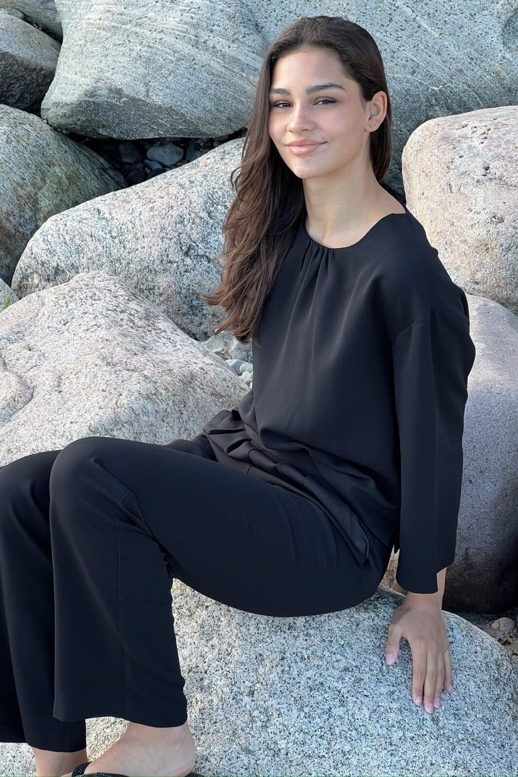 Forudbestilling - Neo Noir - Lotan Crepe Pants - Black Bukser 