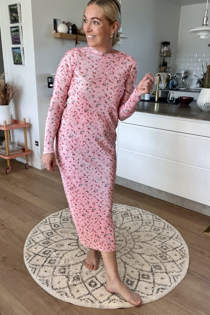 Forudbestilling - Neo Noir - Vogue Summer Rose Dress - Rose Kjoler 