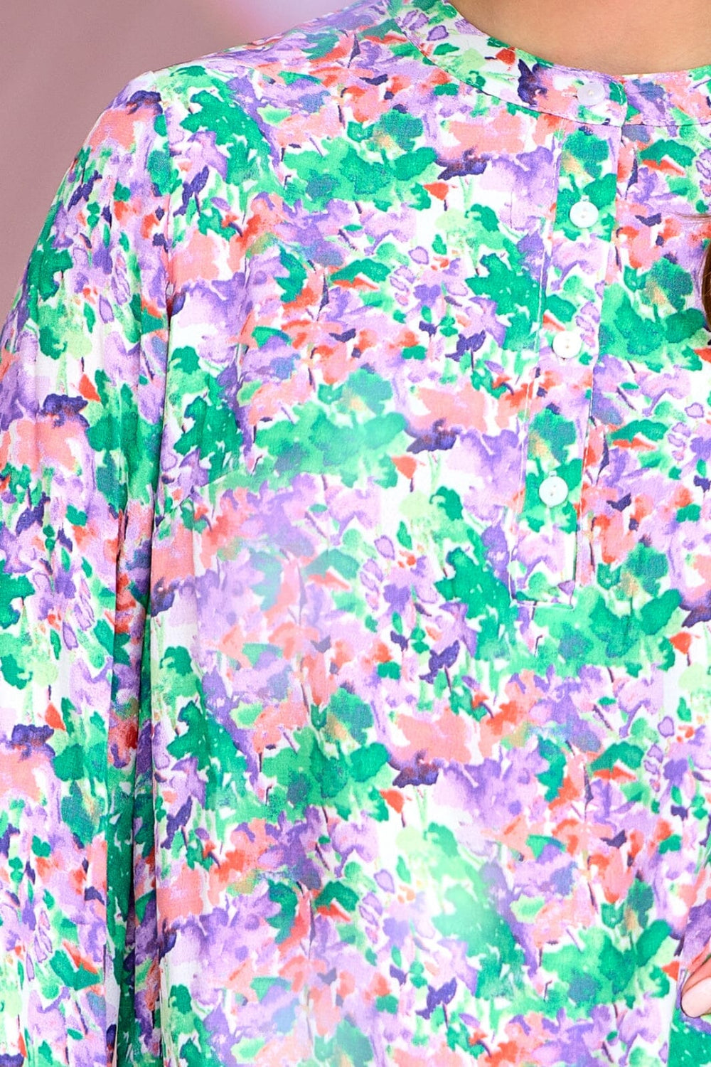 Forudbestilling - Noella - Miu Blouse - Lilac/green blurry flower (Februar) Bluser 