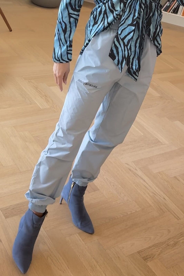 Forudbestilling - Valentin Studio - Foxy Pants - Light Blue (April) Bukser 