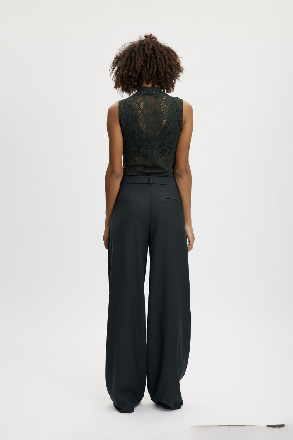 Gestuz - HilmaGZ lace tank top - Jet Set Toppe 