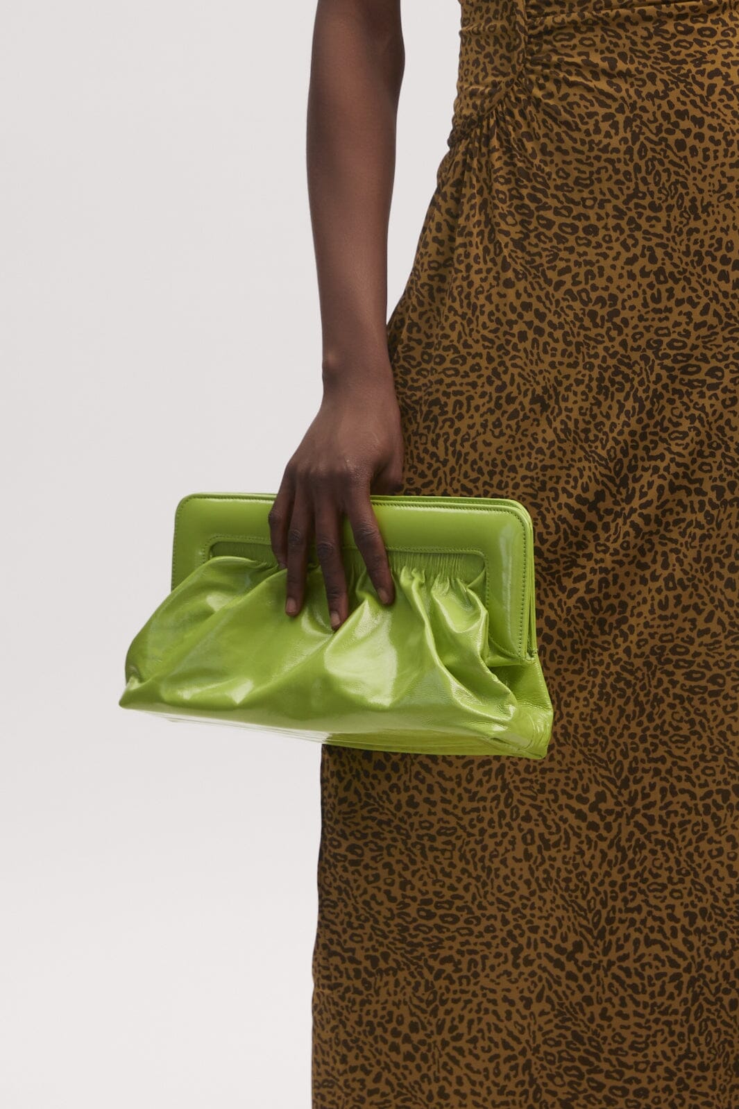 Gestuz - VeldaGZ midi patent clutch - Dark Citron Tasker 