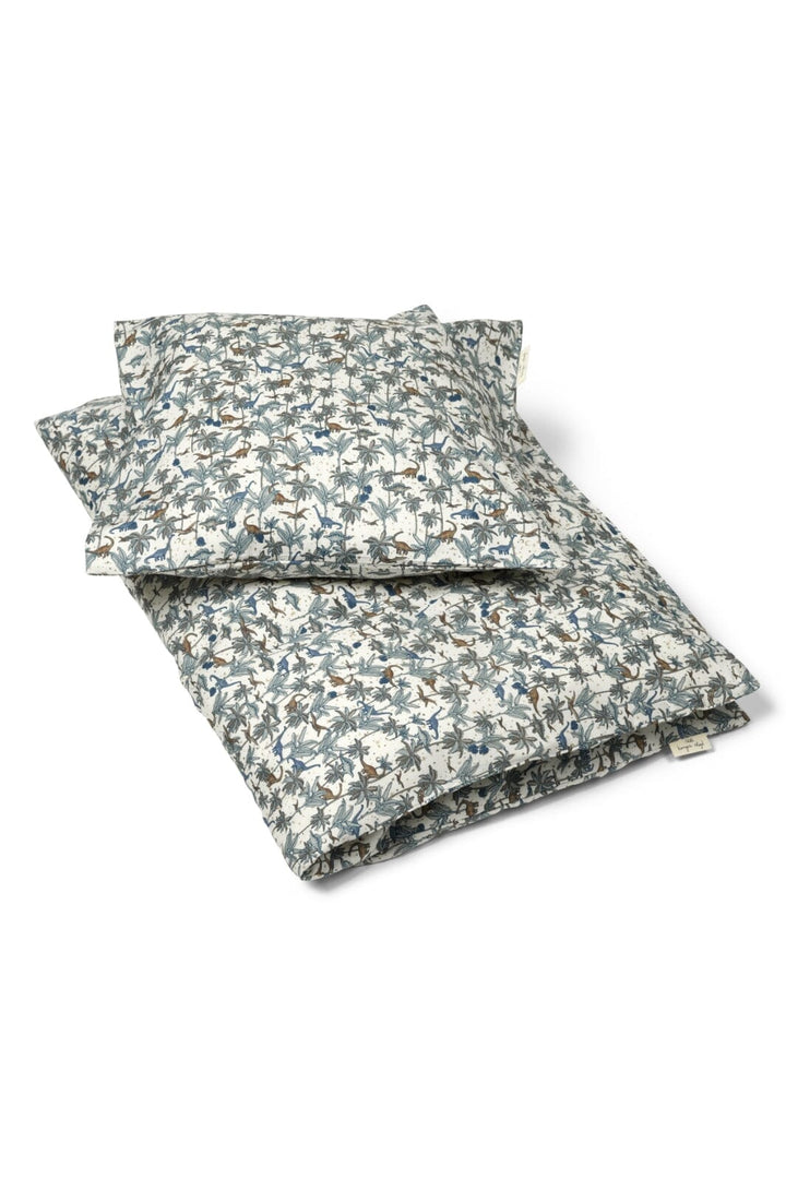 Konges Sløjd - Baby Bedding Gots - Dino Blue Sengetøj 
