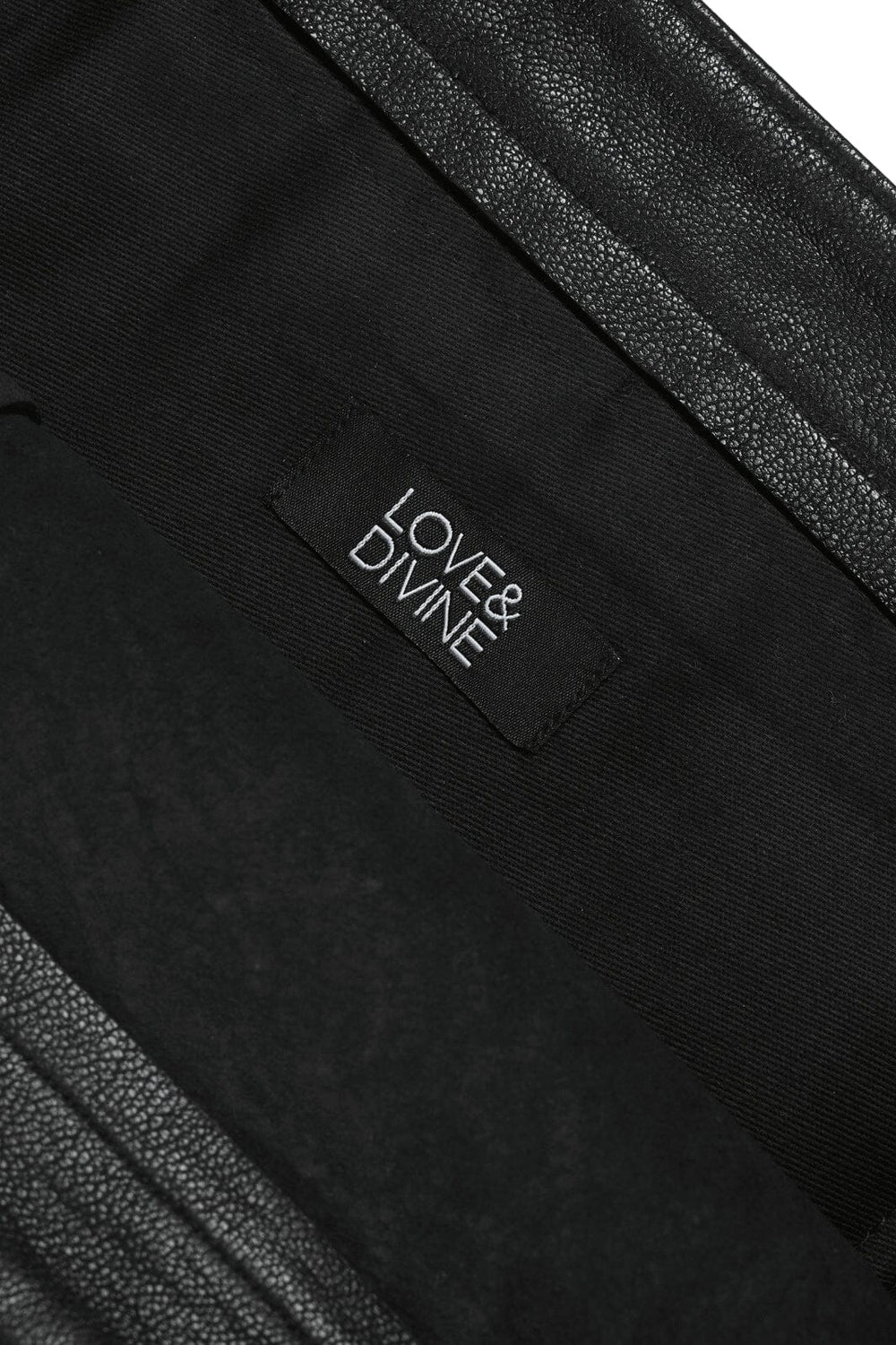 Love & Divine - Love-Divine Bag10 - 000 Black Tasker 
