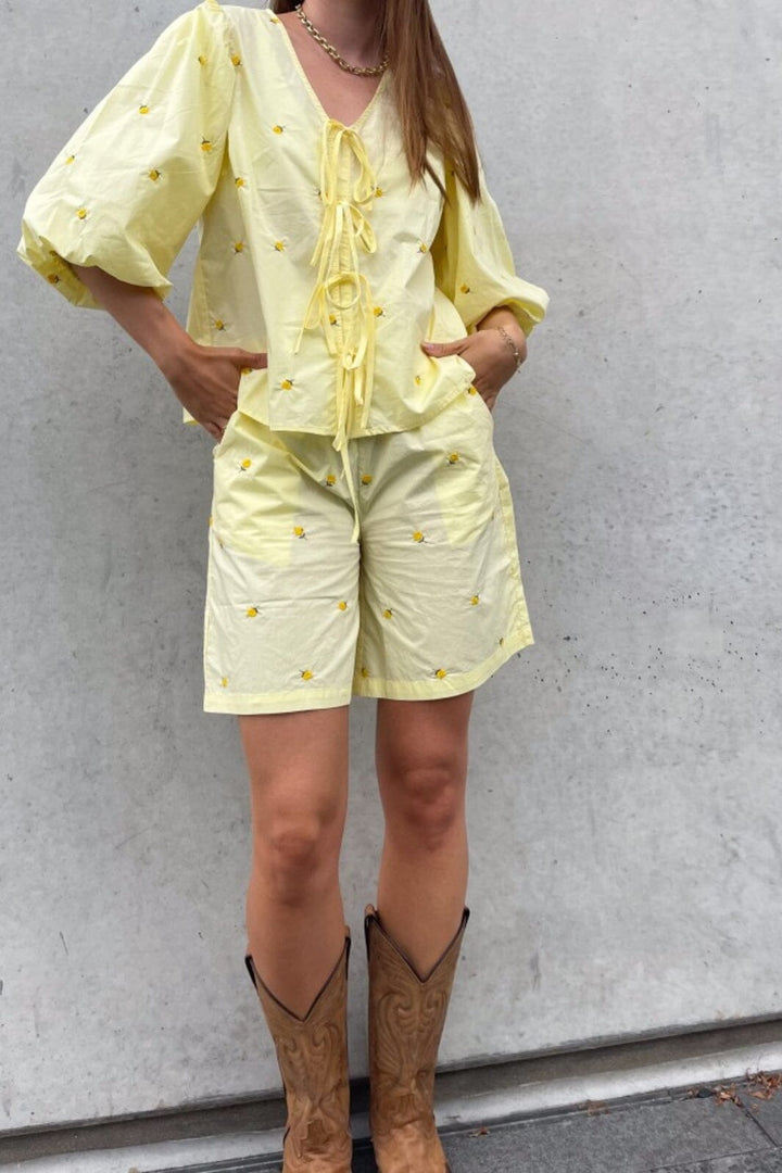 Noella - Asia Shorts - Pale Yellow W/ Flower Shorts 